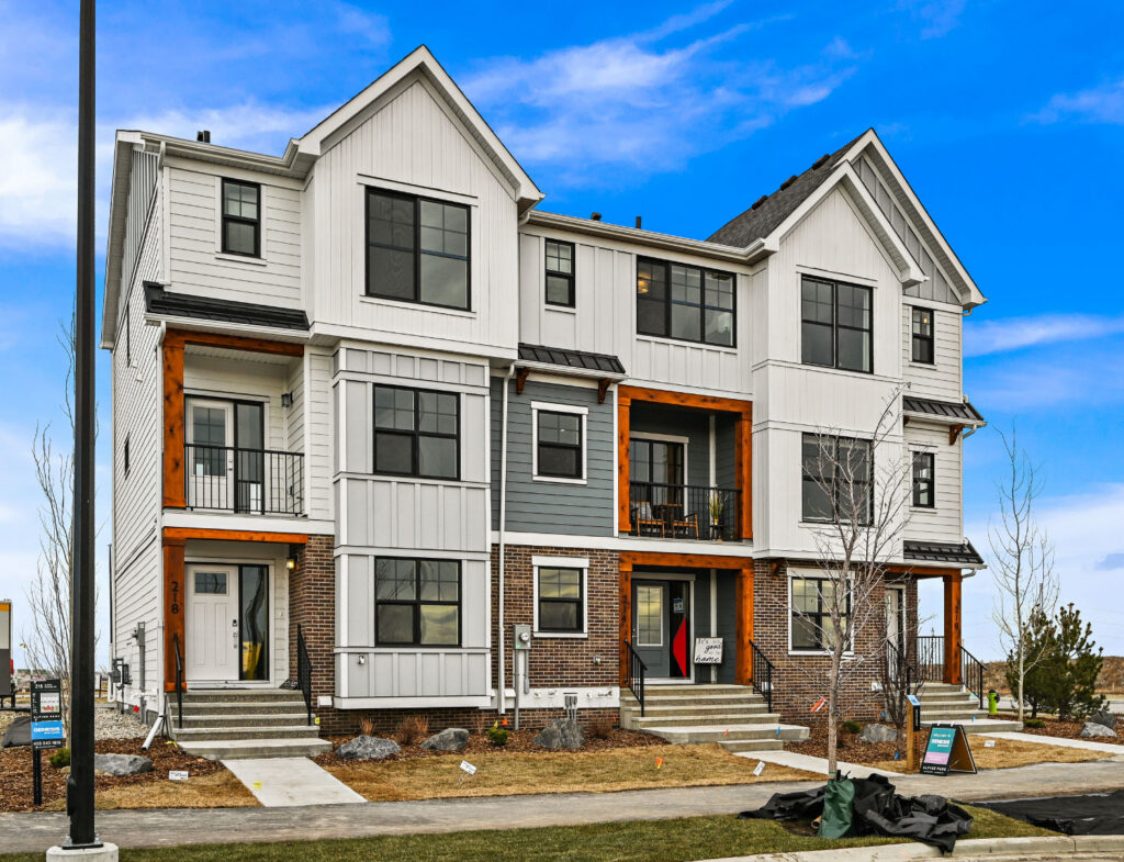 Avery (Exterior)